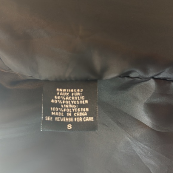 JOUJOU Faux Fur Lined Black Vest with Hooked Buttons Size Small - Picture 9 of 10